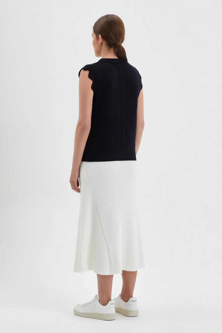 Scallop Vest Black